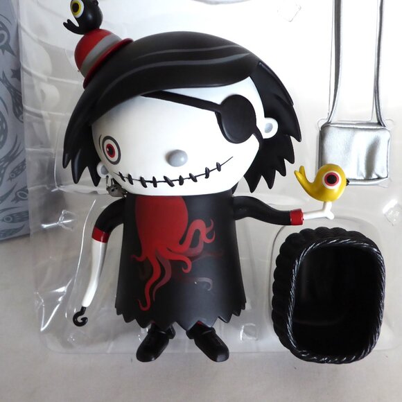 RARE NEW 9” LE 200 2005 OCTOCITY SCARY GIRL PIRATE DESIGNER VINYL FIGURE - Picture 6 of 16